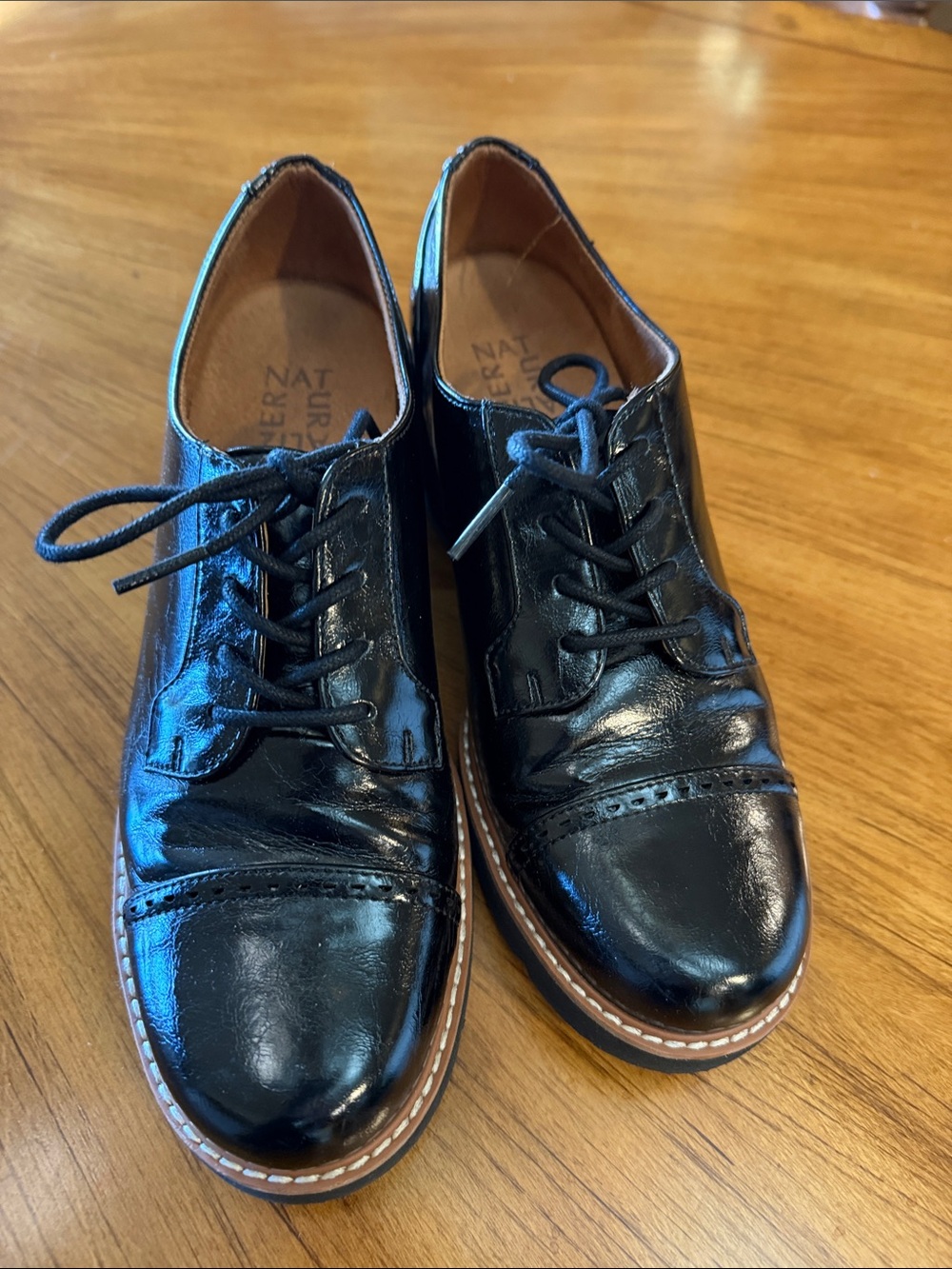 Women's Black Leather Lace-Up Dress Shoes size 8